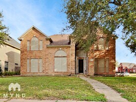 9511 Weldridge Dr in Sugar Land, TX - Building Photo