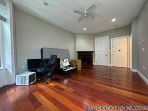 250 Newbury St in Boston, MA - Building Photo - Building Photo