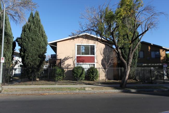 7318 Milwood Ave in Canoga Park, CA - Building Photo - Building Photo