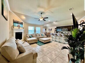 2022 Windsong Dr in Heartland, TX - Building Photo - Building Photo