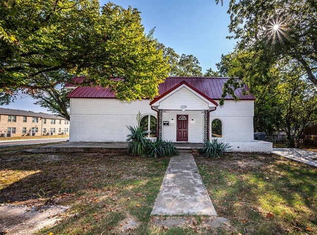 property at 1228 D St NW