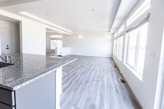 1047 Highlands Dr in Erie, CO - Building Photo - Building Photo