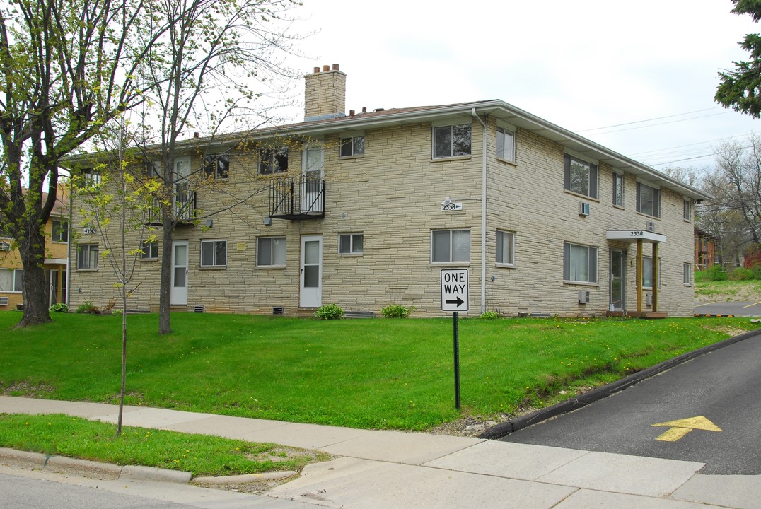 2338 Allied Dr in Madison, WI - Building Photo