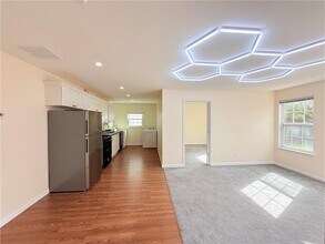 893 Hawthorn Ln in Grayson, GA - Building Photo - Building Photo