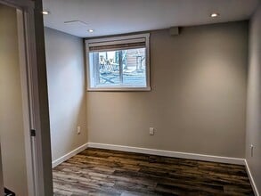 884 Smyth Rd in Ottawa, ON - Building Photo - Building Photo