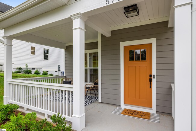 570 Lowndes Hill Rd in Greenville, SC - Building Photo - Building Photo