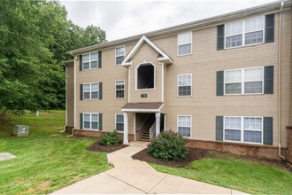 Stafford Lakes in Fredericksburg, VA - Building Photo - Building Photo