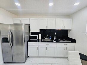 6491 MacKenzie St in Orlando, FL - Building Photo - Building Photo