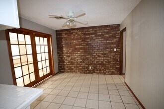 1815 Nightingale Cir in Mcalester, OK - Foto de edificio - Building Photo