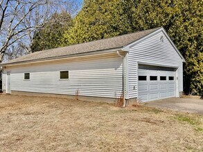 333 Lake Shore Dr in Colchester, CT - Building Photo - Building Photo
