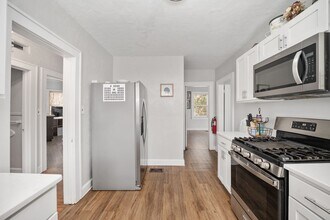 949 SW 13th St in Gainesville, FL - Building Photo - Building Photo