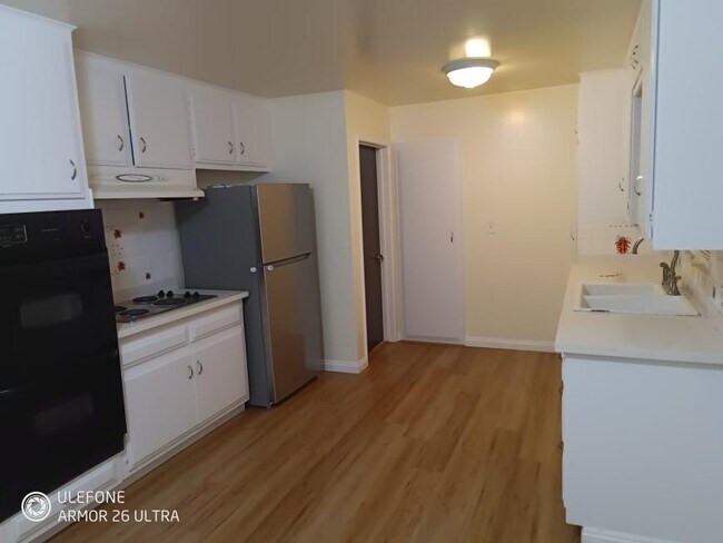 4256 Walnut St in Cudahy, CA - Building Photo - Building Photo