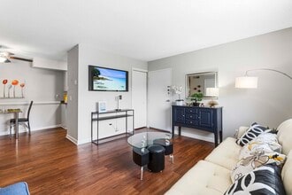 Pines of Ashton in Raleigh, NC - Foto de edificio - Building Photo