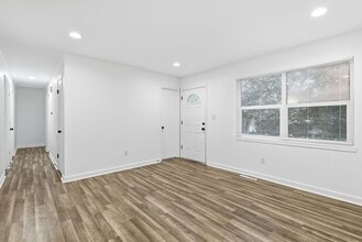 504 Miller Dr in Belton, MO - Building Photo - Building Photo