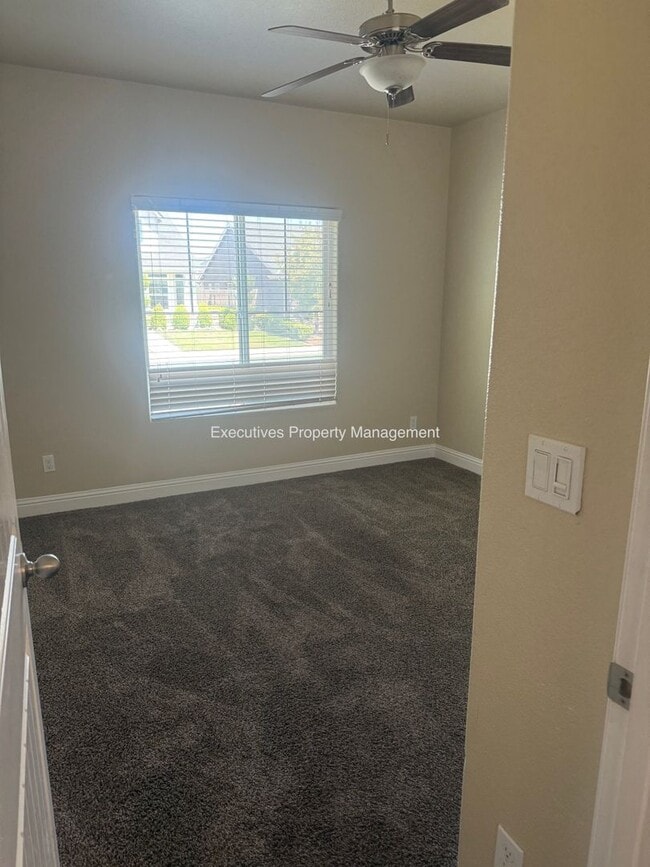 1705 Clearwater St in Tulare, CA - Building Photo - Building Photo