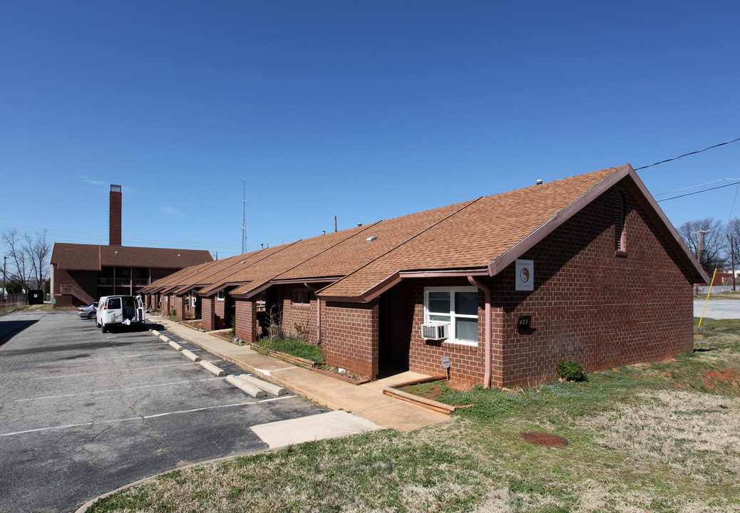 422 S Elm St in High Point, NC - Building Photo