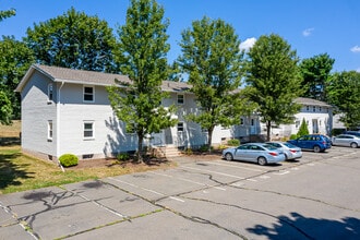 Pinney Hill in Ellington, CT - Building Photo - Building Photo