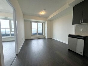 3200 William Coltson Av in Oakville, ON - Building Photo - Building Photo