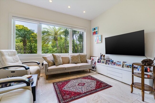 435 Ridgewood Rd in Key Biscayne, FL - Building Photo - Building Photo