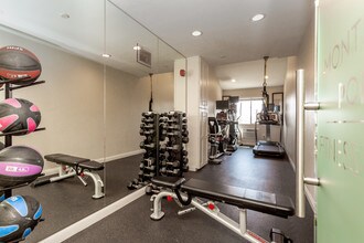 Montecito Point in San Diego, CA - Foto de edificio - Interior Photo