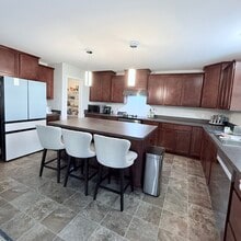 41196 Dortmund Dr in Clinton Township, MI - Foto de edificio - Building Photo