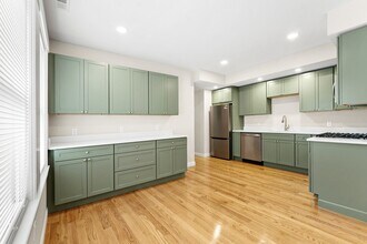 42 Almont St in Medford, MA - Building Photo - Building Photo