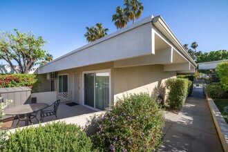 Villa Riviera in Palm Springs, CA - Foto de edificio - Building Photo