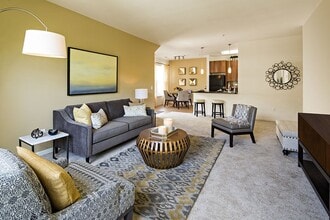 Merion Stratford Apartment Homes in Stratford, CT - Foto de edificio - Building Photo