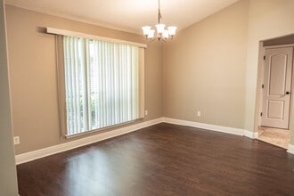 211 Foxchase Way in Crestview, FL - Building Photo - Building Photo