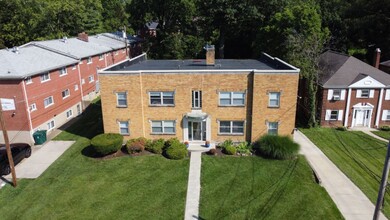 Montgomery Road Apartments in Cincinnati, OH - Foto de edificio - Primary Photo