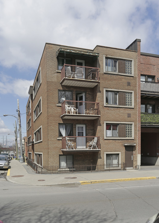 4090 Lanouette in Montréal, QC - Building Photo - Building Photo