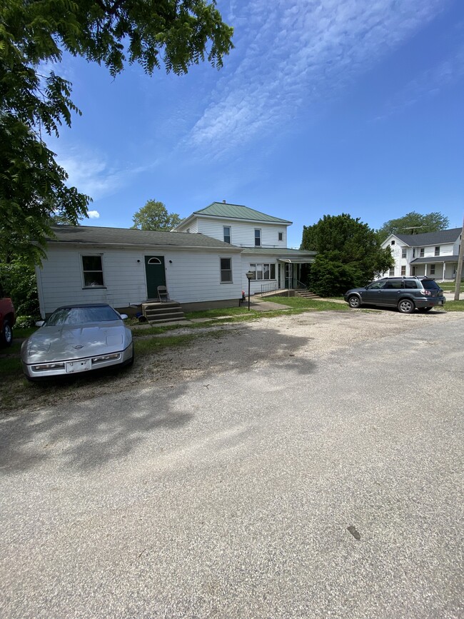 104 S Oak St in Donnellson, IA - Building Photo - Building Photo