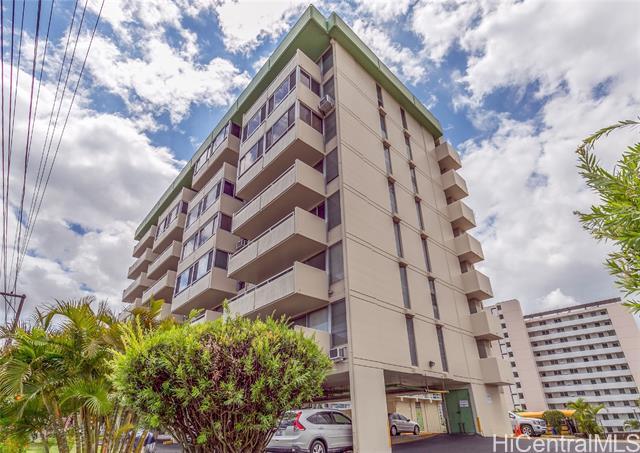 1015 Ala Napunani St in Honolulu, HI - Building Photo - Building Photo