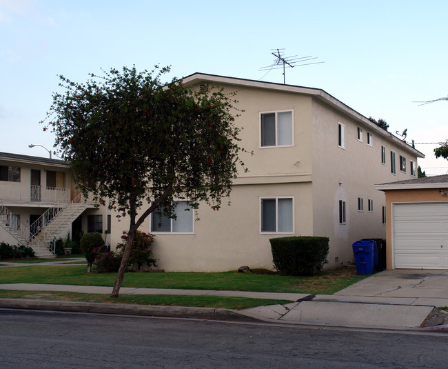 15021 Burin Ave in Lawndale, CA - Foto de edificio - Building Photo