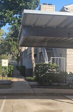 10689 Braes Bend Dr in Houston, TX - Building Photo - Building Photo