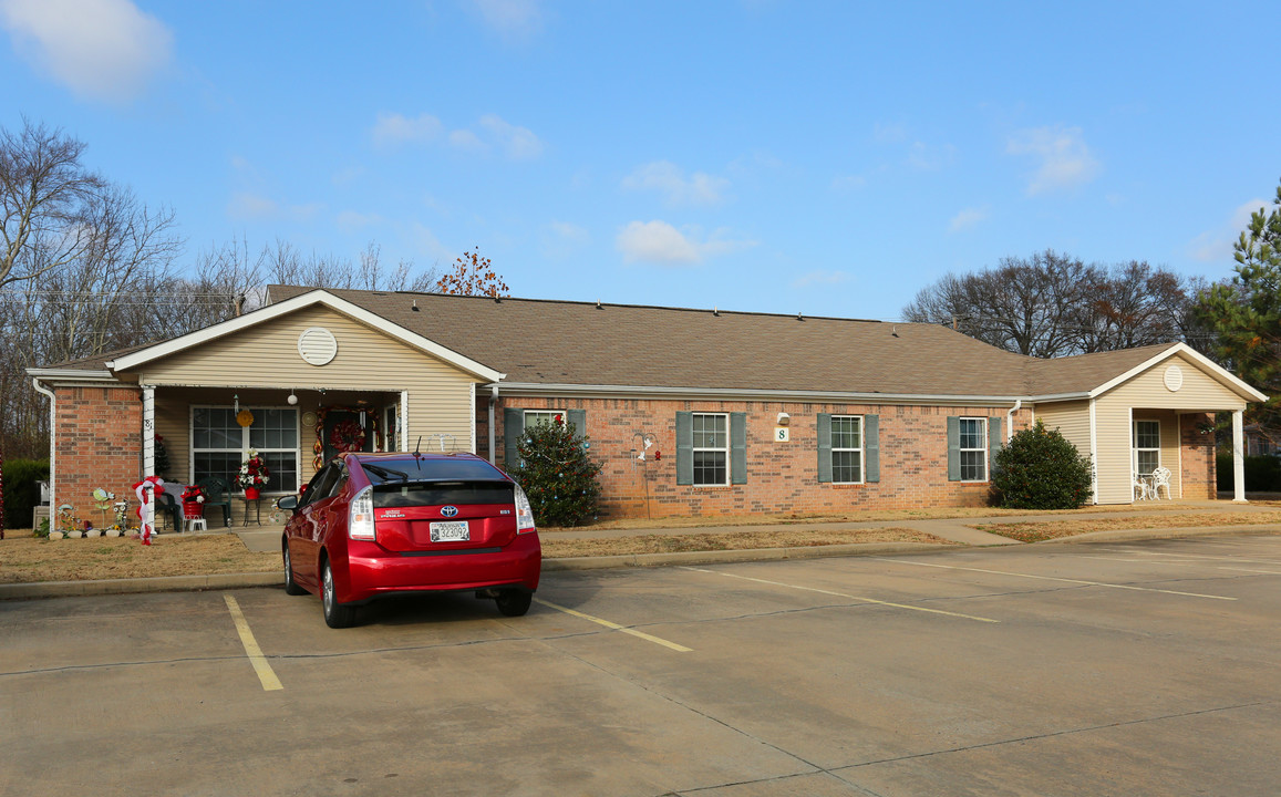 Park at Whispering Pines in Conway, AR - Building Photo