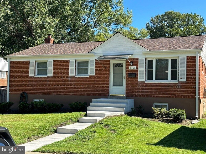 4726 Boiling Brook Pkwy in Rockville, MD - Foto de edificio