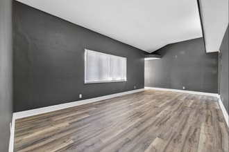 10235 Midland Blvd in St. Louis, MO - Building Photo - Building Photo