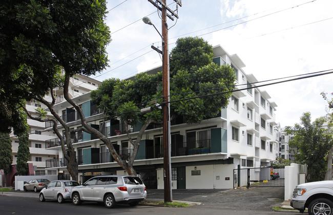 Makiki Courtyard Apartments