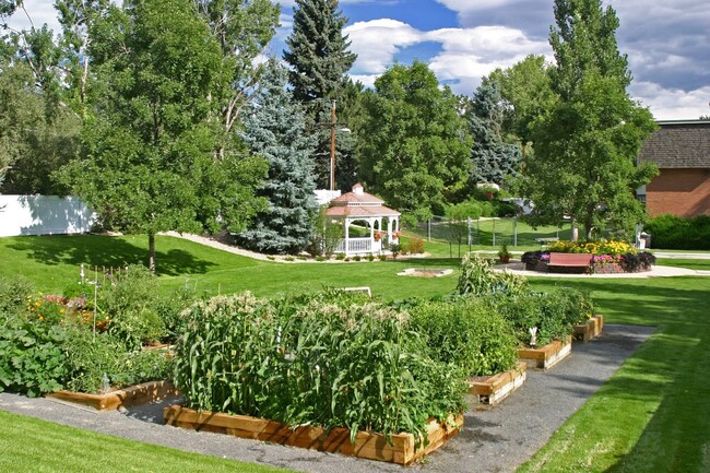 Heritage Apartments in Arvada, CO - Foto de edificio - Building Photo