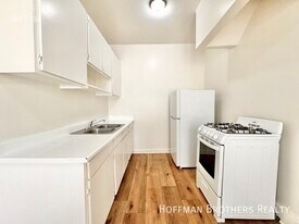 739 Normandie Ave in Los Angeles, CA - Building Photo