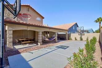 9762 Silver Dusk Ct in Las Vegas, NV - Building Photo - Building Photo