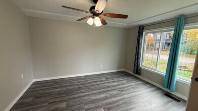 2800 SE 115th Ave in Portland, OR - Building Photo - Building Photo