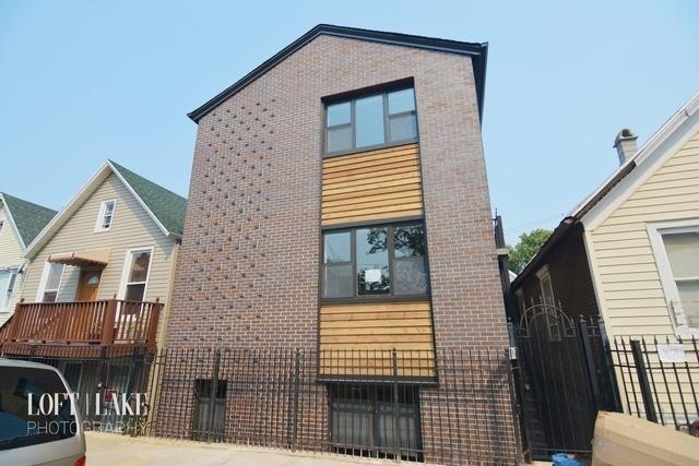 2642 W Luther St in Chicago, IL - Building Photo