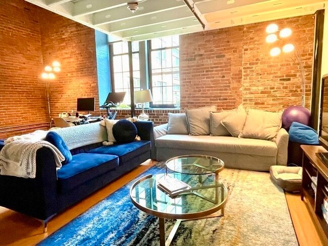 251 Heath St, Unit 211 in Boston, MA - Building Photo - Building Photo
