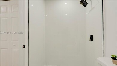 2736 NW 21st Ave in Oakland Park, FL - Building Photo - Building Photo