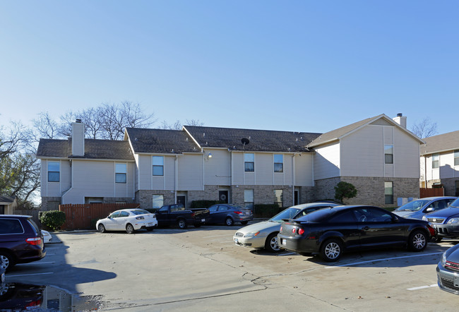 Sycamore Square in Denton, TX - Foto de edificio - Building Photo