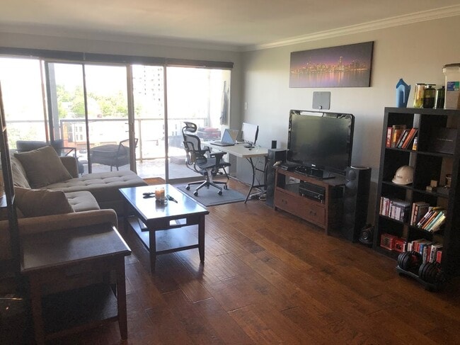 888 Logan St, Unit 9F