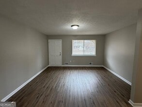 816 Jesters Lake Dr in Jonesboro, GA - Building Photo - Building Photo