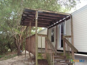 200 Buck Trail in Canyon Lake, TX - Building Photo - Building Photo